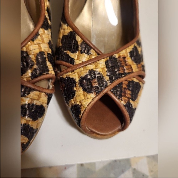 Stuart Weitzman Tan and Black Wedges - Picture 4 of 5